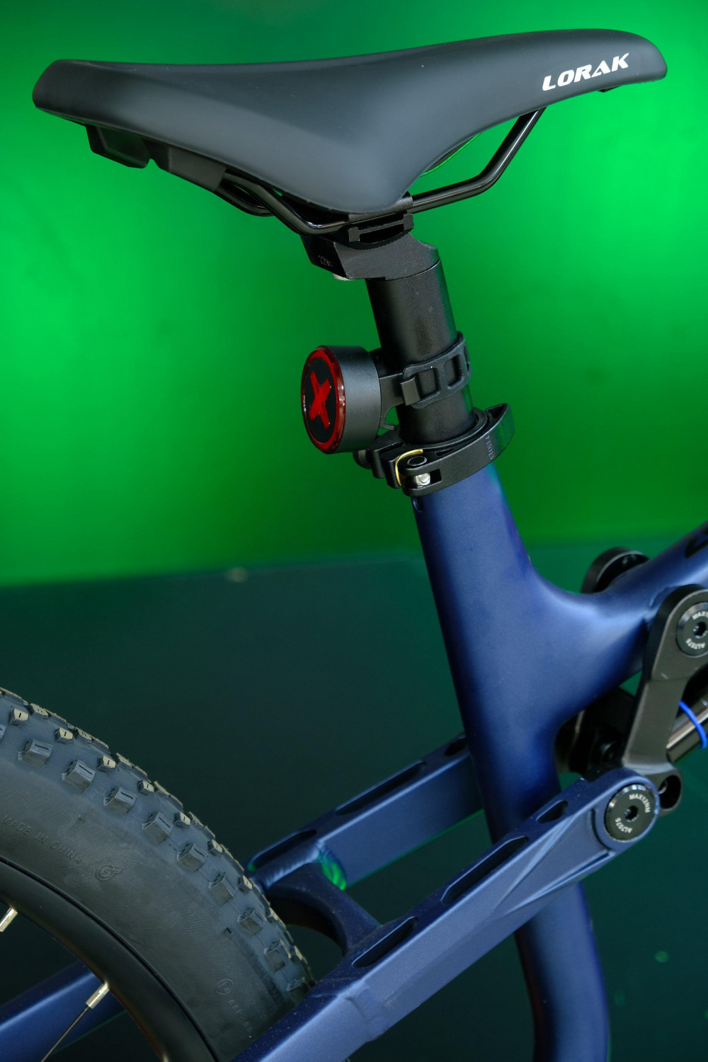 Сигнал стоп задний с USB зарядкой X-363, код 41661